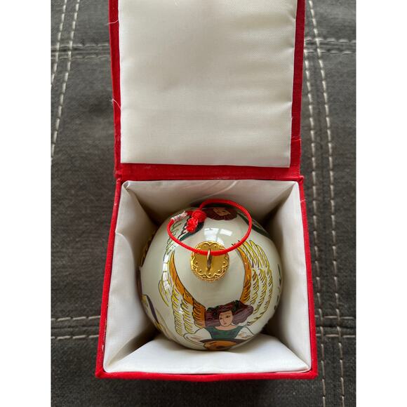 Gorgeous handblown and hand painted Christmas ornament- one of a kind - Picture 4 of 5